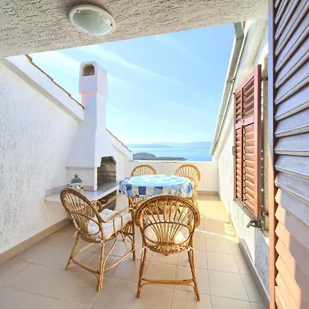 Apartment Fuer 5 Personen Ca 55 Qm In Njivice, Kvarner Bucht Krk